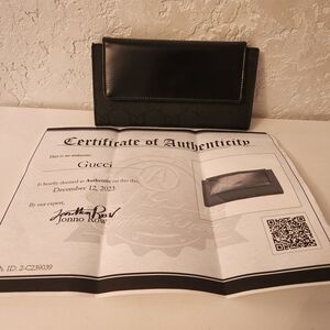 Gucci Black Leather Wallet With COA